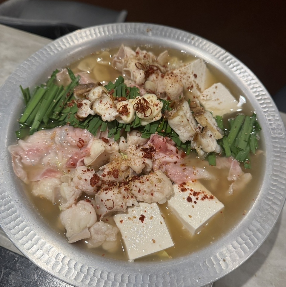 当店自慢の料理とお酒を堪能できる飲み放題付きコース料理を提供