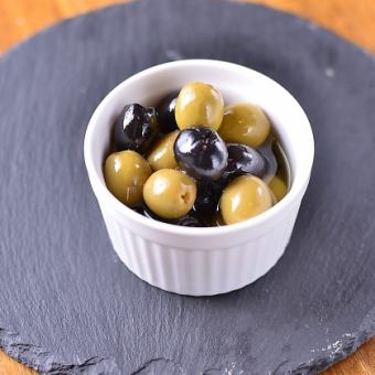 Marinated various olives