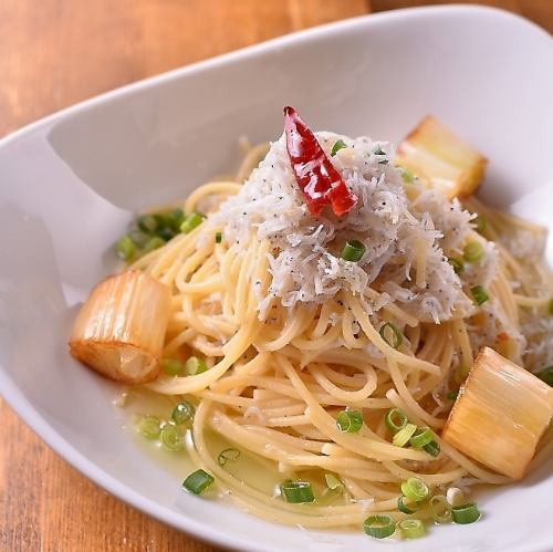 Peperoncino with northern whitebait and Sendai green onion