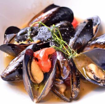 Sanriku mussels steamed in white wine