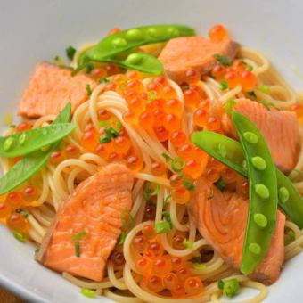 秋の味覚コース♪はらこ飯風サーモンいくらの和風パスタ含む7品＋飲み放題付コース5000円(税込)