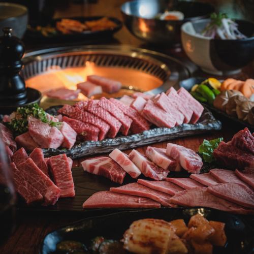 <For a welcome and farewell party!> A yakiniku banquet that will make you laugh! Enjoy chateaubriand and lean meat [Special course] 14 dishes in total, 7,300 yen