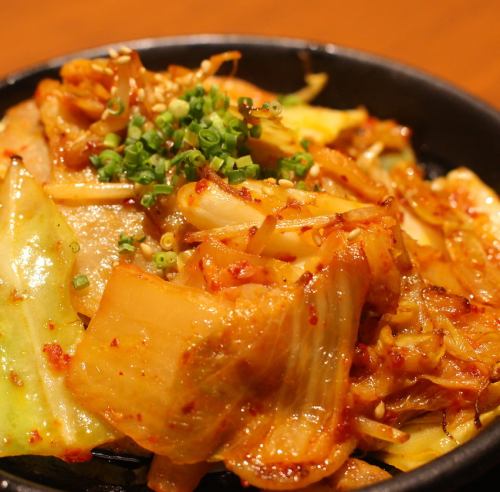Stir-Fried Pork with Kimchi / Sake Steamed Clams