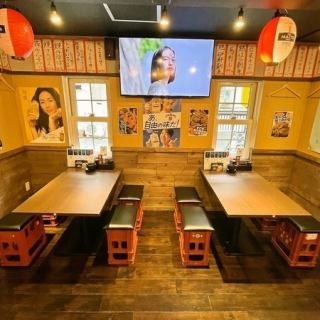 You can also watch TV, so it is very popular for watching sports games and drinking parties with colleagues after work! We have counter seats and table seats where you can feel free to stop by even if you are alone.