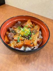 ごっつぁん海鮮ユッケ丼