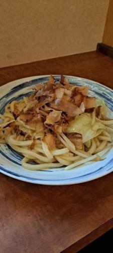 Fried udon noodles, Gotsuan portion (twice the normal amount)