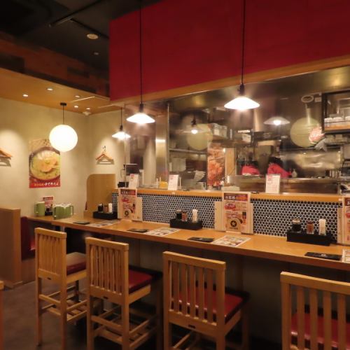 焼きあがった牛たんをすぐに提供できるレイアウト