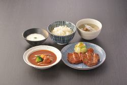 東山定食