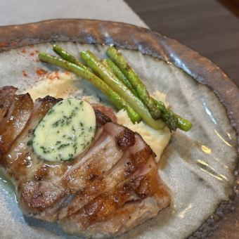 A little luxury: Aichihime Pork Grill Course with 120 minutes of all-you-can-drink for 5,500 yen (tax included)