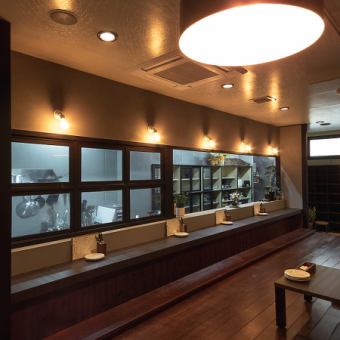 ちょっと寄ろうと思ったけど思ったより人数が増えちゃったなぁ、そんな時でもカウンター席ならお席の余裕たっぷり♪最大8名様まで座れます◎