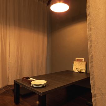 足をのばしてくつろぎたいならやっぱりお座敷が一番◎お家で本格イタリアンを楽しむようなリラックスした雰囲気づくりに一役買います♪