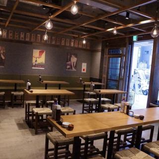 【20～30名様宴会席】どこか懐かしい和モダンな店内。そして明るいスタッフが皆様をお待ちしています！