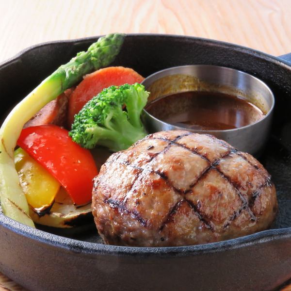 ≪厳選した国産牛肉を焼き上げる絶品メニュー★≫  EUREKAこだわりのハンバーグ ￥1,400（税込）～