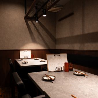 3名様がけのテーブルのお席です。