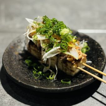 炸豆腐、葱和纳豆串