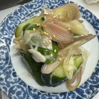 サッパリしたものから、こだわりのおつまみまで幅広くご用意致しました。