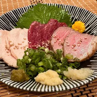 肉刺し 三種盛合わせ(1人前)
