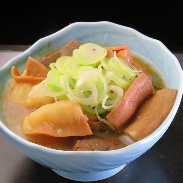 バンビ名物【特製牛モツ煮込み】(数量限定)
