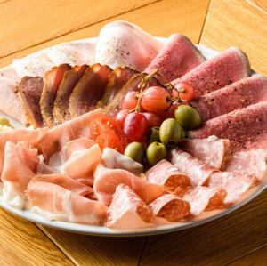 【冷たい前菜】自家製ハムの盛り合わせ M