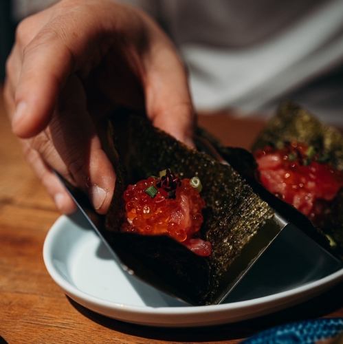 "お酒の肴に豊富なメニューを取り揃え"