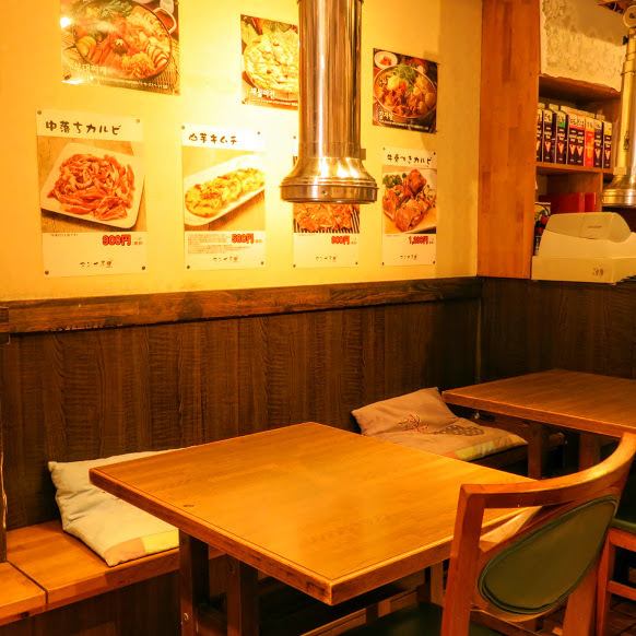 We have seats for two people so we'd like to share with you "Shin Okubo love" · "Korean food lovers" to talk with each other!