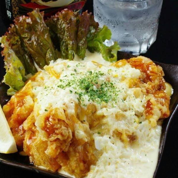 【ダントツ人気のこだわり料理】　自家製タルタル南蛮　1人前690円(税込)