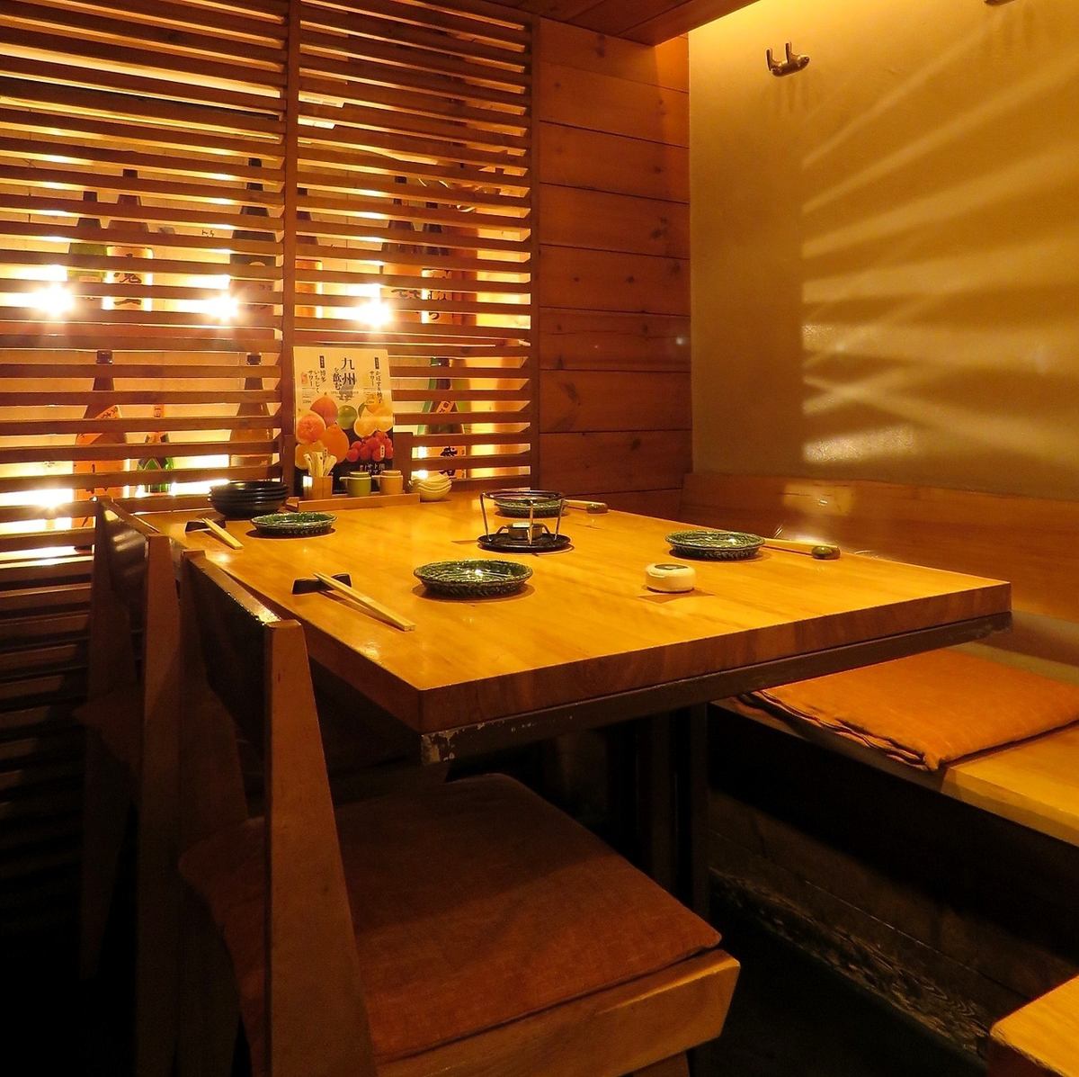 The stylish interior is perfect for dates, anniversaries, company banquets, etc.