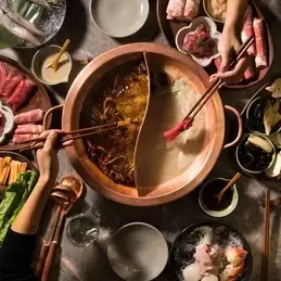 【期間限定・食べ放題】【八宝麻辣湯】ラム肉,三元豚,牛肉など！薬膳火鍋2時間食べ放題付4500円