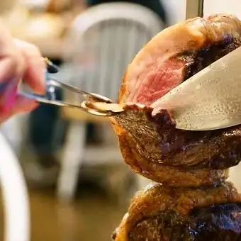 ★ランチ★お子様大歓迎♪15種類のシュラスコ食べ放題 2h 3630円　小学生2200円 未就学児1100円