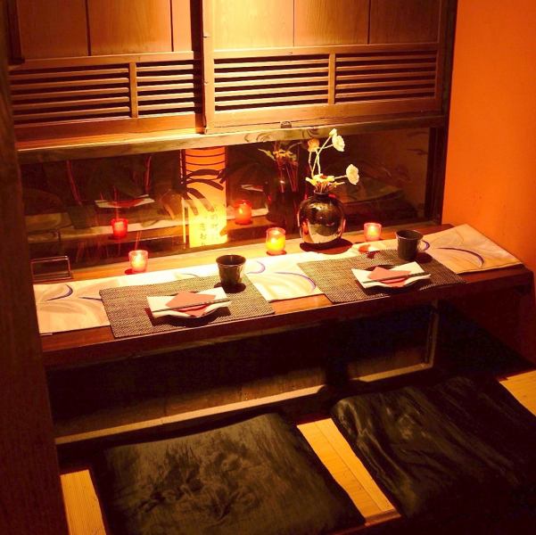 [Popular couple private room] Perfect for dates and anniversaries ♪ Side-by-side private rooms that make the distance between two people even closer are very popular! Luxuriously, there are many seats with a small garden inside the private room.Private rooms for 2 to 28 people such as digging, tatami mats, sofa seats, etc. ◎