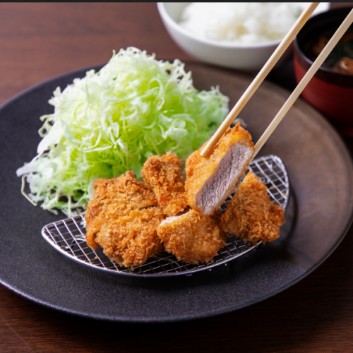 千家炸猪排：手工猪排是主菜