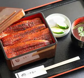 当店自慢の【　うな重　～特上～　】お吸い物・香の物付き