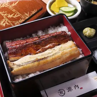 白焼とタレ焼きの鰻重 梅