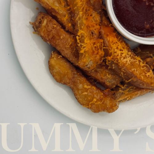 French fries with cheese