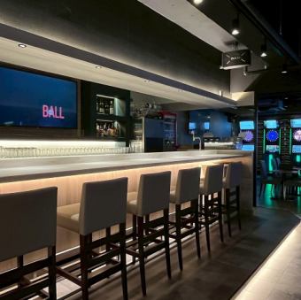 おひとり様も大歓迎です!バー利用としてもお楽しみいただけます!100種類以上のドリンクからお好みをお選びください♪