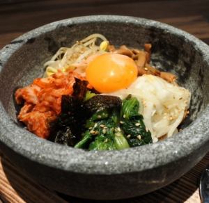 石鍋拌飯（附湯）