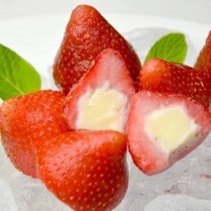 3塊煉乳草莓冰淇淋
