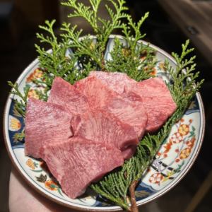 譚生魚片