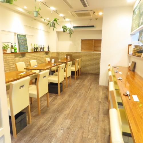 <p>[All-you-can-drink is available on weekdays only!] From 17:00, we offer a great all-you-can-drink for 1,980 yen on weekdays only! This menu is exclusive to Hot Pepper Gourmet, so don&#39;t miss this opportunity! please!</p>