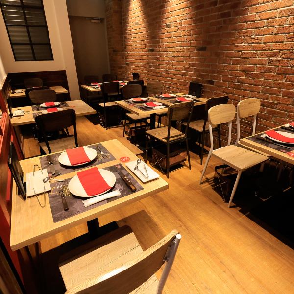 【個室完備10名様~18名様ご利用OK】シュラスコ＆ビールを個室でお楽しみ下さい。小規模の宴会/職場の同僚と/お友達と/誕生日会/歓送迎会などの利用に重宝します。目の前で提供するシュラスコ、樽生ビアサーバーは盛り上がること間違いなし。
