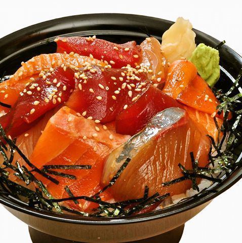 [Lunch and dinner too!] For a great value seafood bowl! Enjoy authentic seasonal seafood at Yamadenmaru, 2 minutes from Kaihin Makuhari!