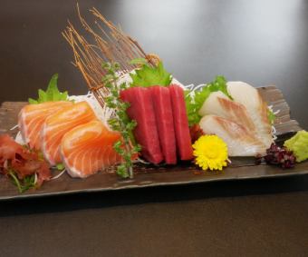 Assortment of 3 kinds of sashimi