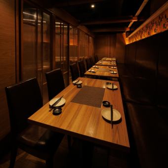 ゆったり寛げるソファー席や気の合う仲間と楽しむ宴会にぴったりのお席を多数ご用意しております！ご希望のお客様はお早めの御予約お願いします♪