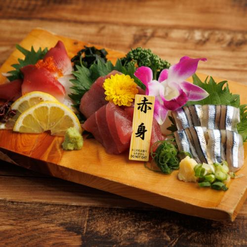 产地直送！精选鲜鱼刺身，绝品♪也有套餐可供选择◎