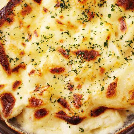Hot potato gratin with gnocchi
