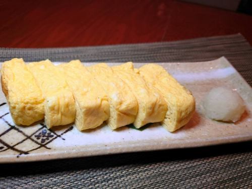 Freshly made rolled omelet with dashi soup