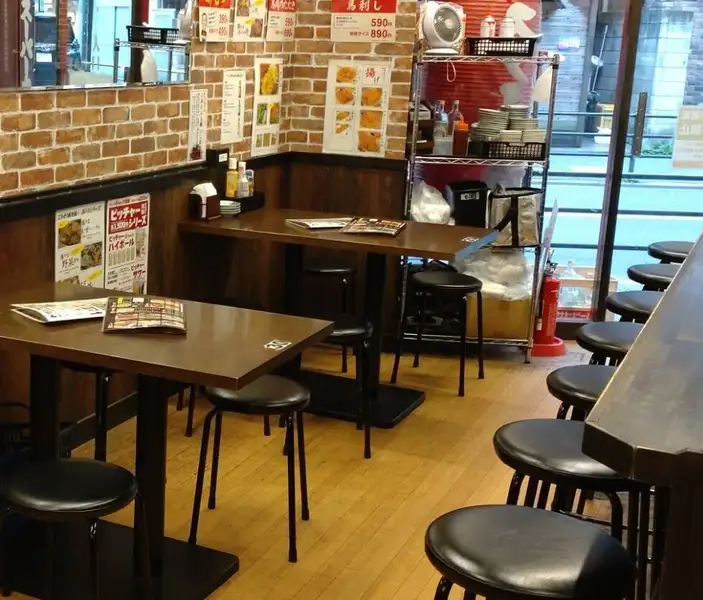 4名席もご用意しています♪会社の親しい仲間との飲み会、歓送迎会、女子会、ママ会、サク飲み等様々な用途にお使い頂けます！！一度来たらその雰囲気にリピーターになること必須です♪居心地の良い空間の中で、串焼き、もつ鍋で乾杯しましょう♪