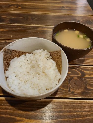 定食セット(ご飯とみそ汁)