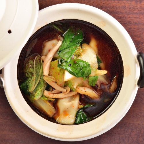 麻辣スープ水餃子鍋(6個)