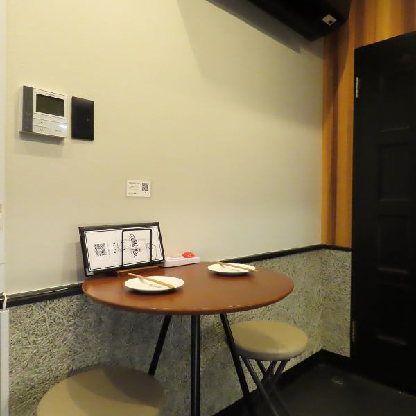 ゆっくりとお食事や会話を楽しみたい方には、テーブル席がおすすめです！ちょっとした飲み会や女子会など、様々なシーンでご利用いただけます◎お子様連れでも気兼ねなくお過ごしいただける雰囲気が魅力のお店です♪